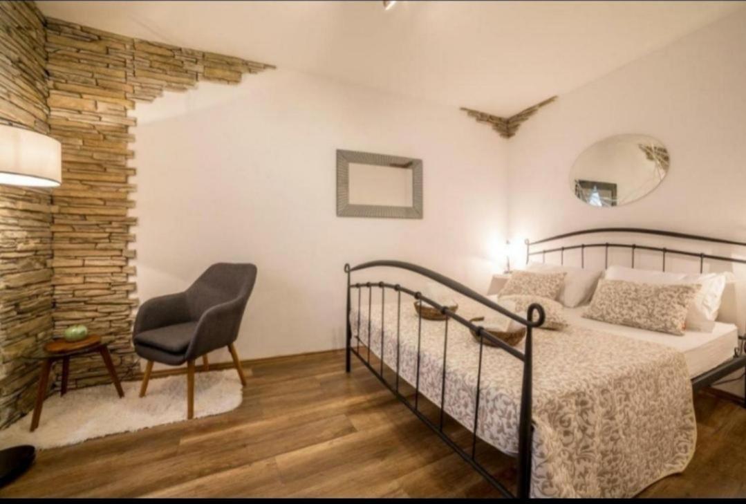 Iron Gates Apartments Split Rum bild